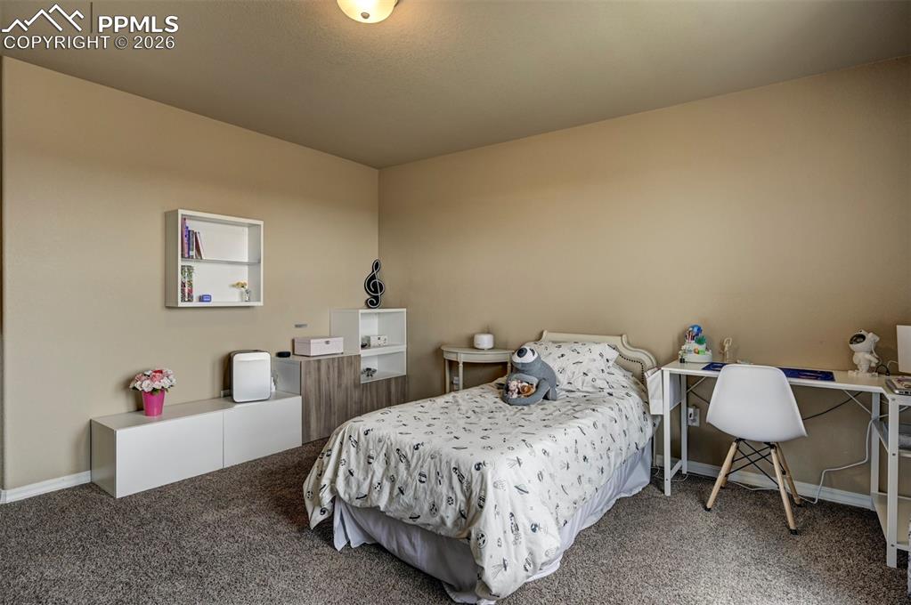 Image 41 of 47: Bedroom