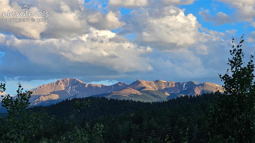 Image 19 of 41: Incredible views from the deck.