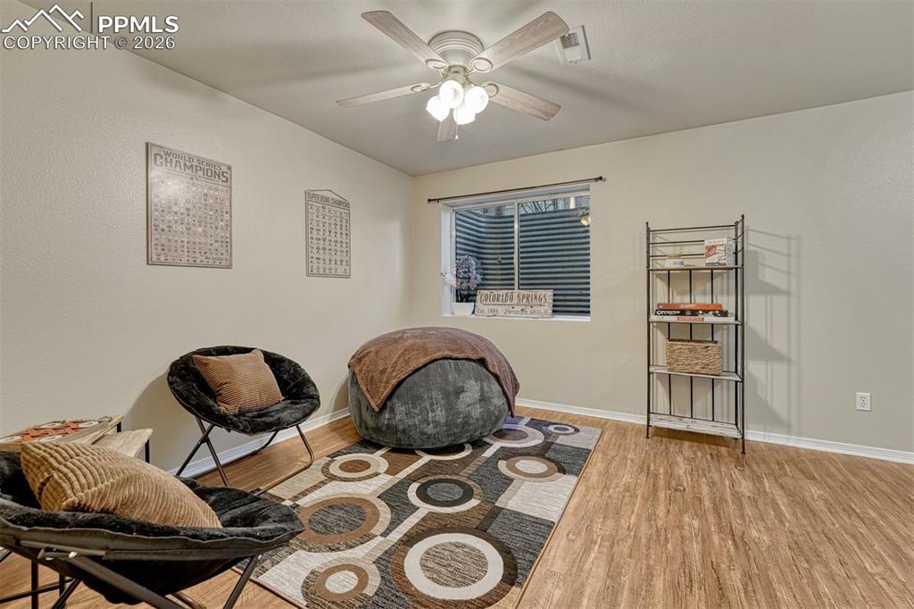 Image 17 of 23: Sitting Room