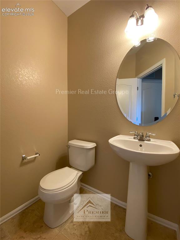 Image 14 of 19: Bathroom