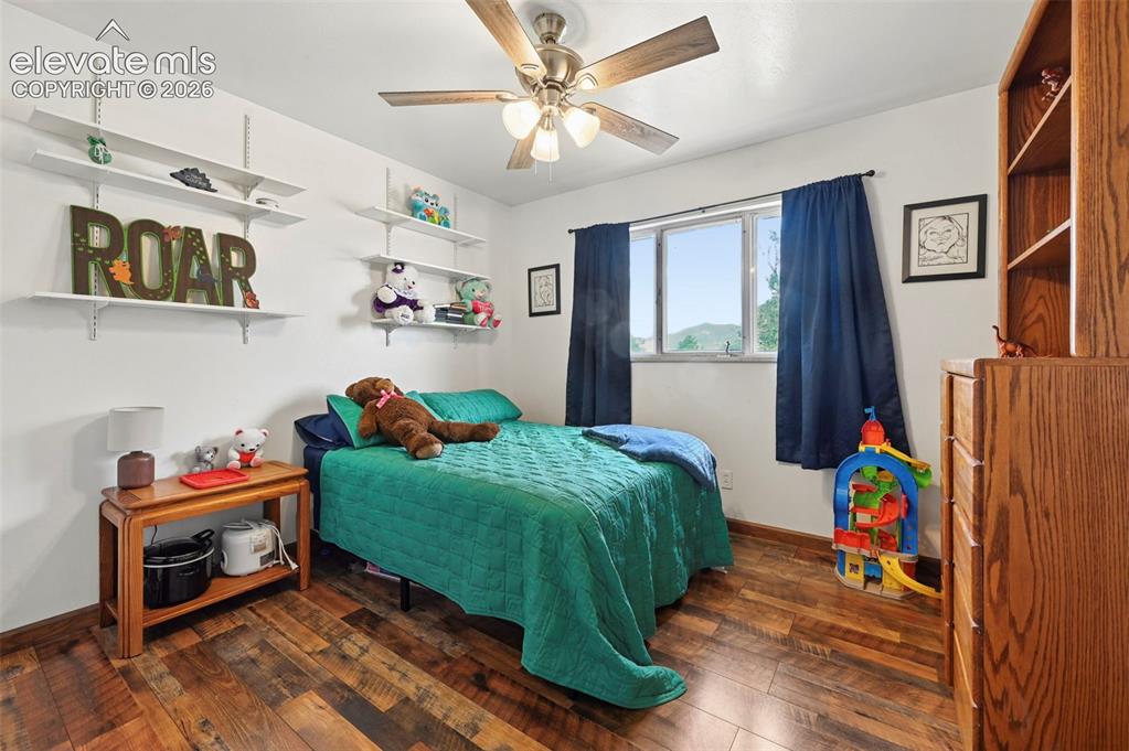 Image 11 of 42: Bedroom