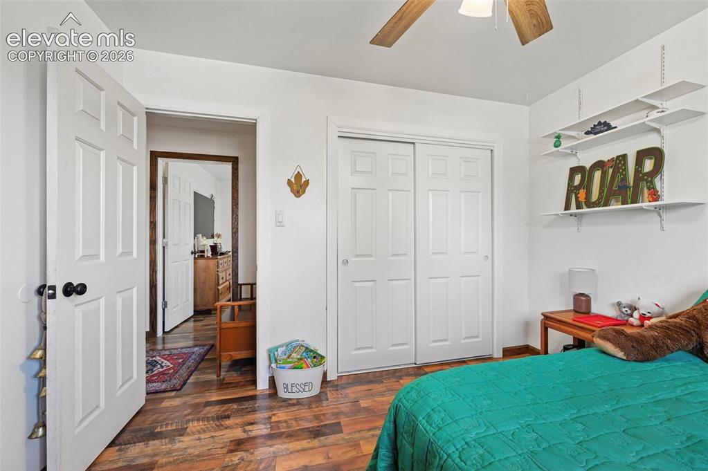 Image 12 of 42: Bedroom