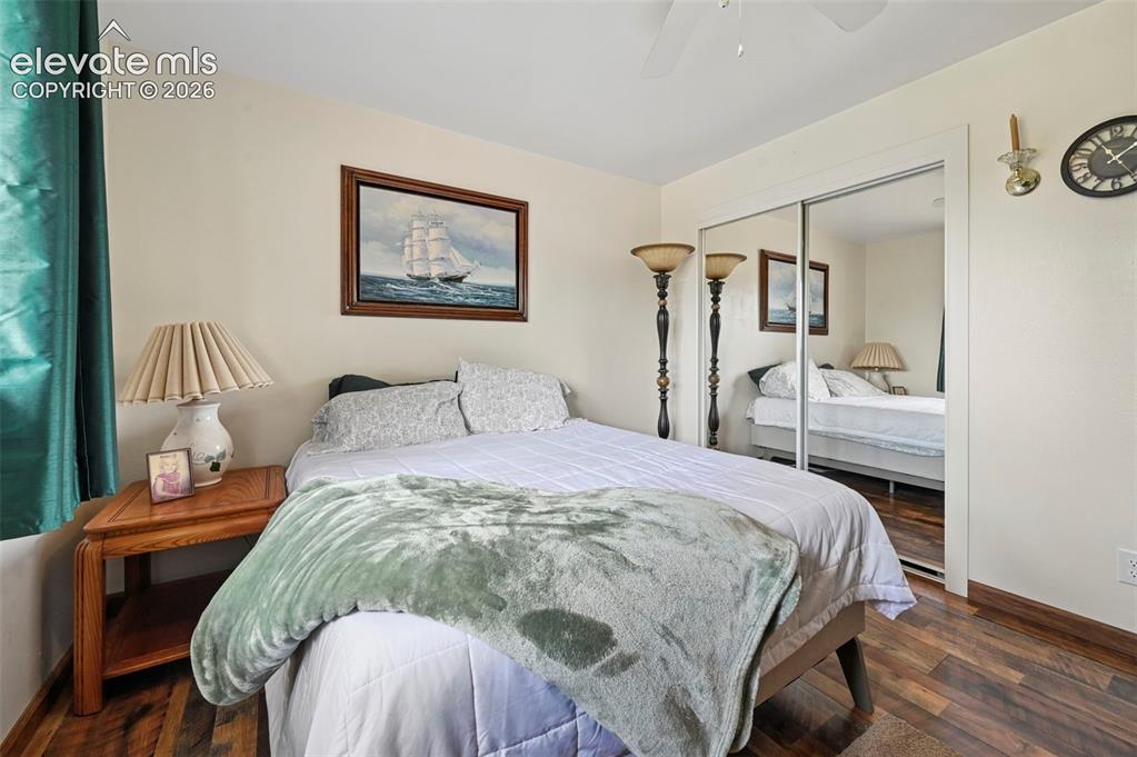 Image 15 of 42: Bedroom