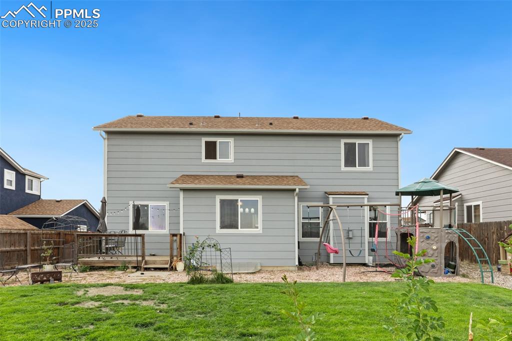 Image 34 of 41: Back of Structure