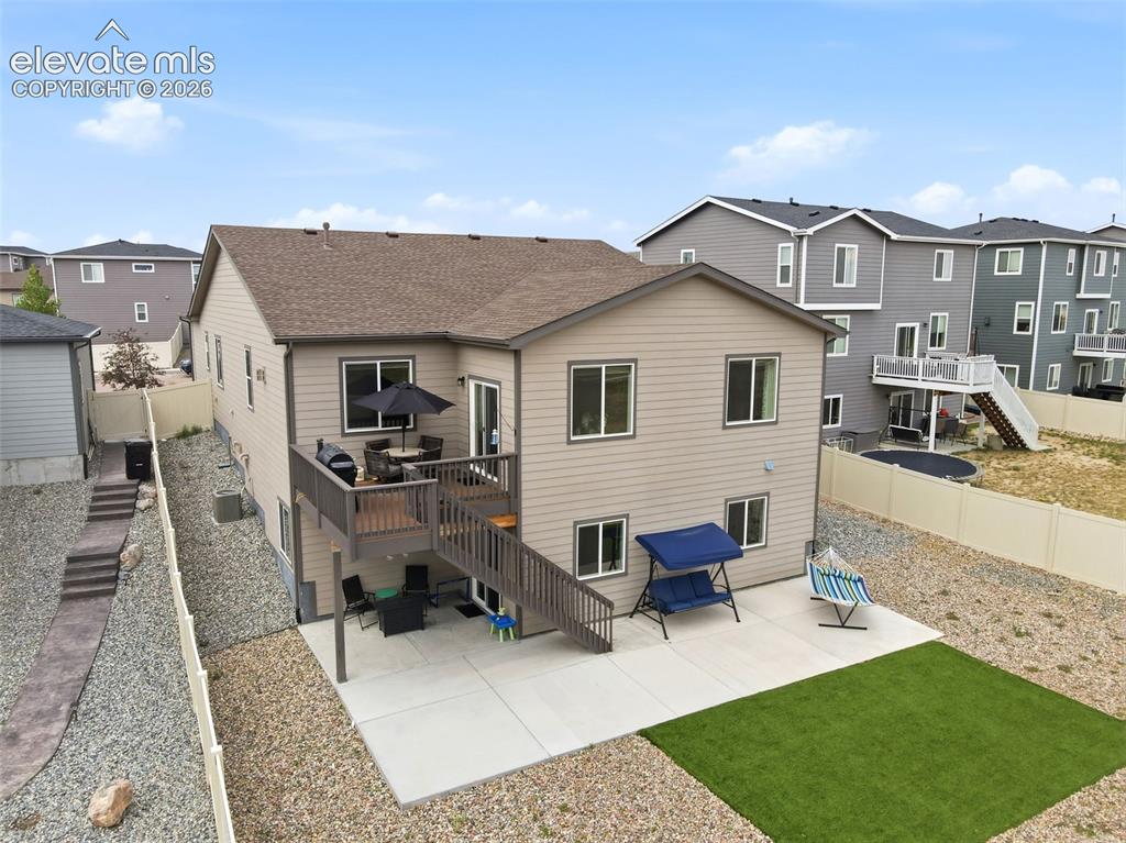 Image 41 of 49: Enjoy the private golf course in the community.