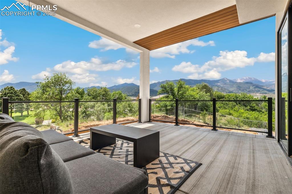 Image 42 of 47: Deck