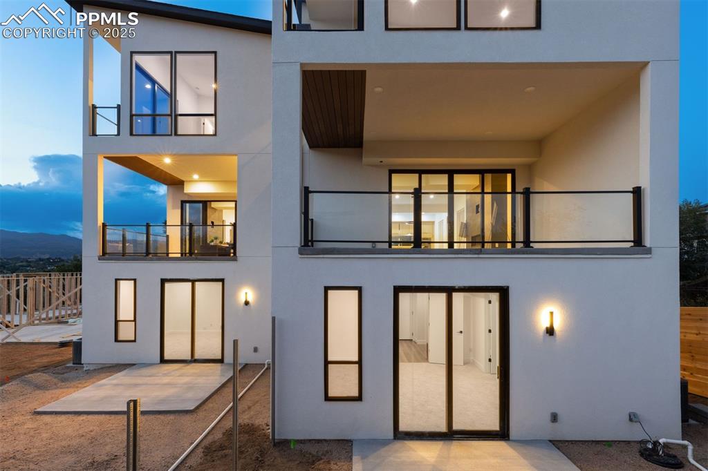 Image 46 of 47: Back of Structure