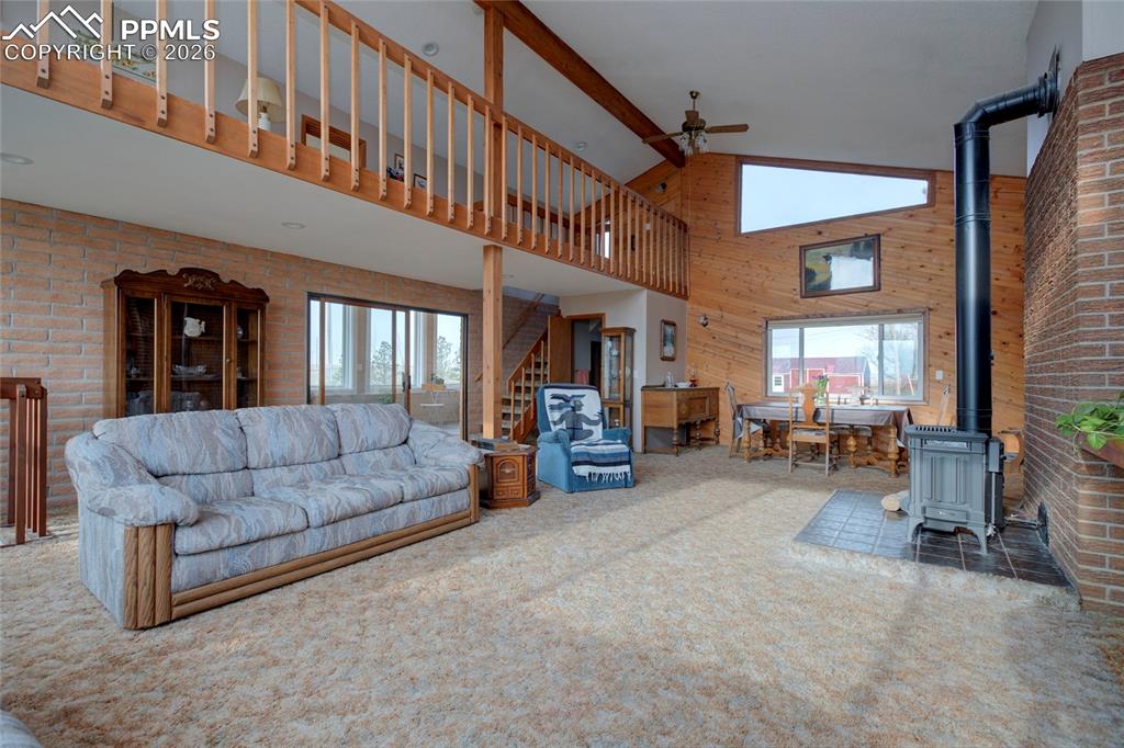 Image 32 of 43: Dining Area