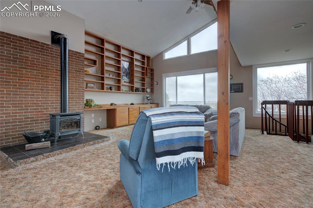 Image 34 of 43: Living Room