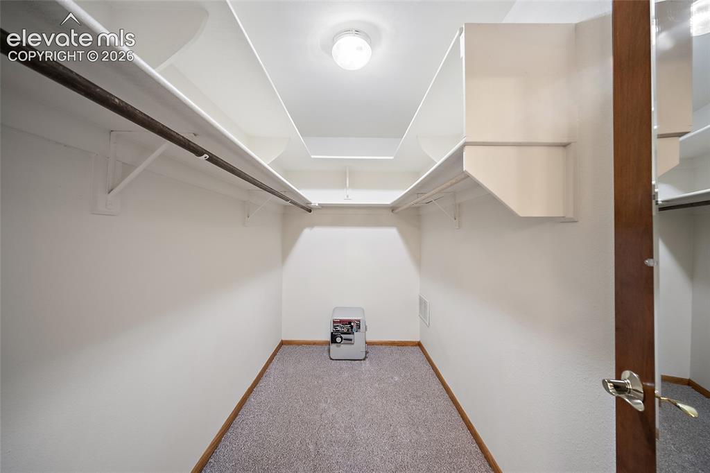 Image 15 of 39: Closet
