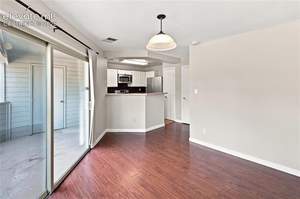 Image 9 of 26: Living Room