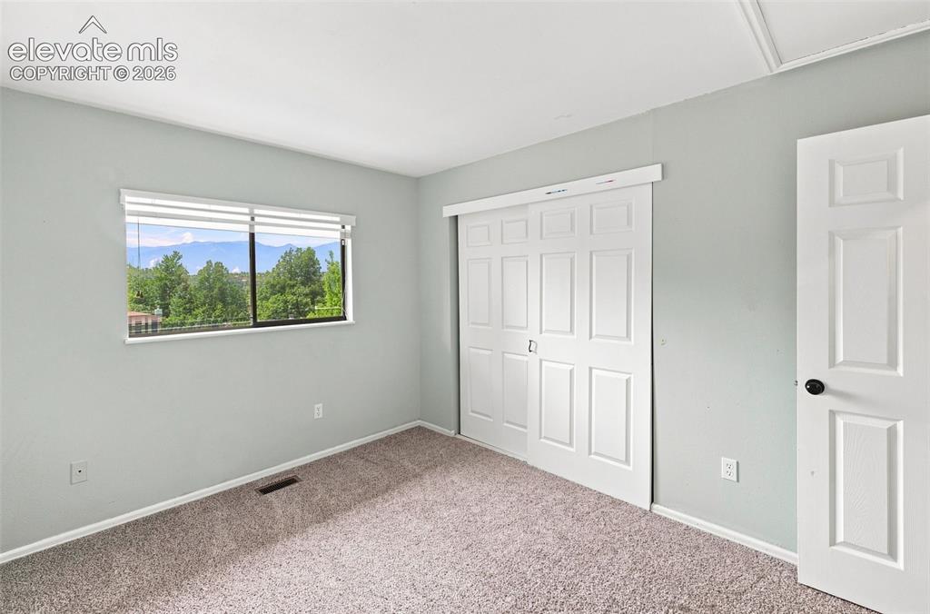 Image 16 of 50: Bedroom