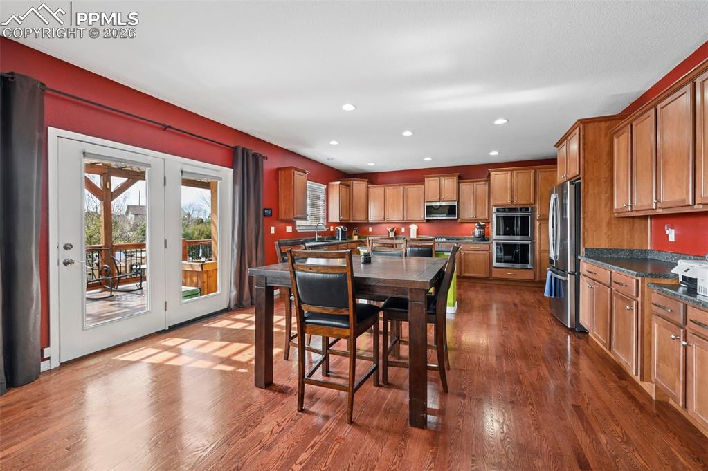 Image 12 of 38: Kitchen