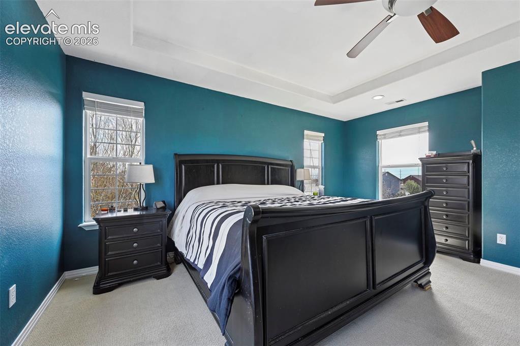 Image 14 of 45: Bedroom