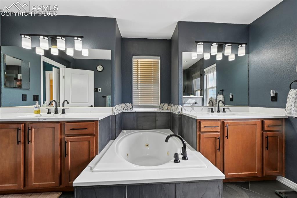 Image 18 of 38: Bathroom