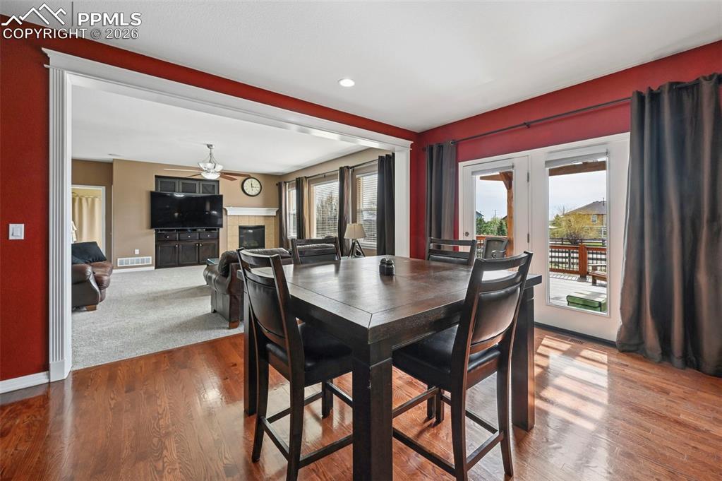 Image 6 of 38: Dining Area