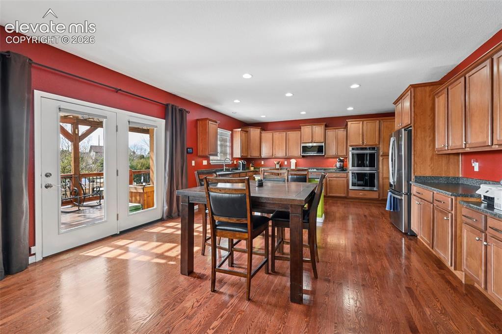 Image 8 of 45: Kitchen