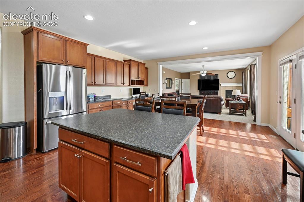 Image 8 of 37: Tons of cabinets and counters