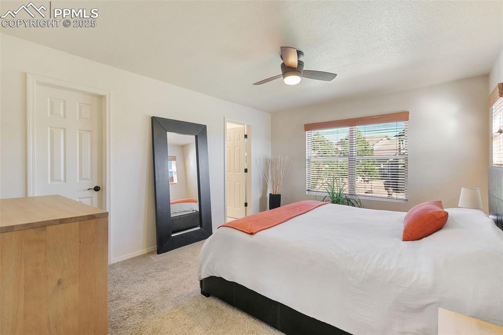 Image 25 of 44: Bedroom