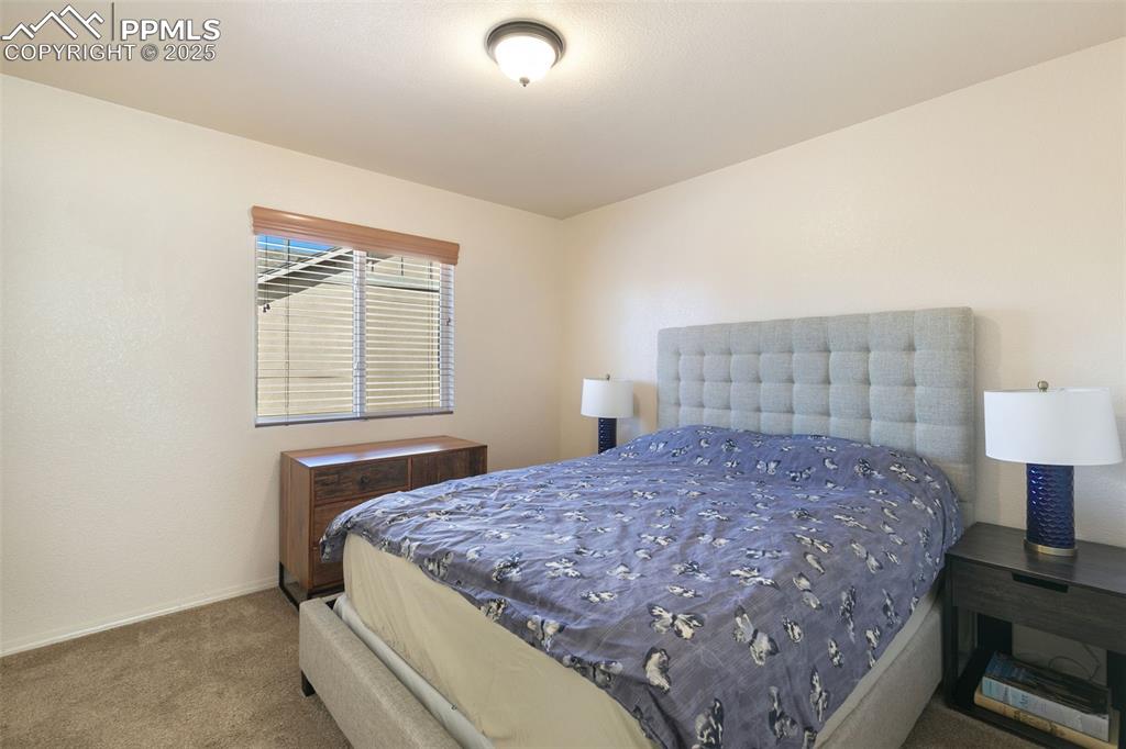 Image 32 of 44: Bedroom