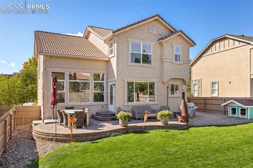 Image 39 of 44: Back of Structure