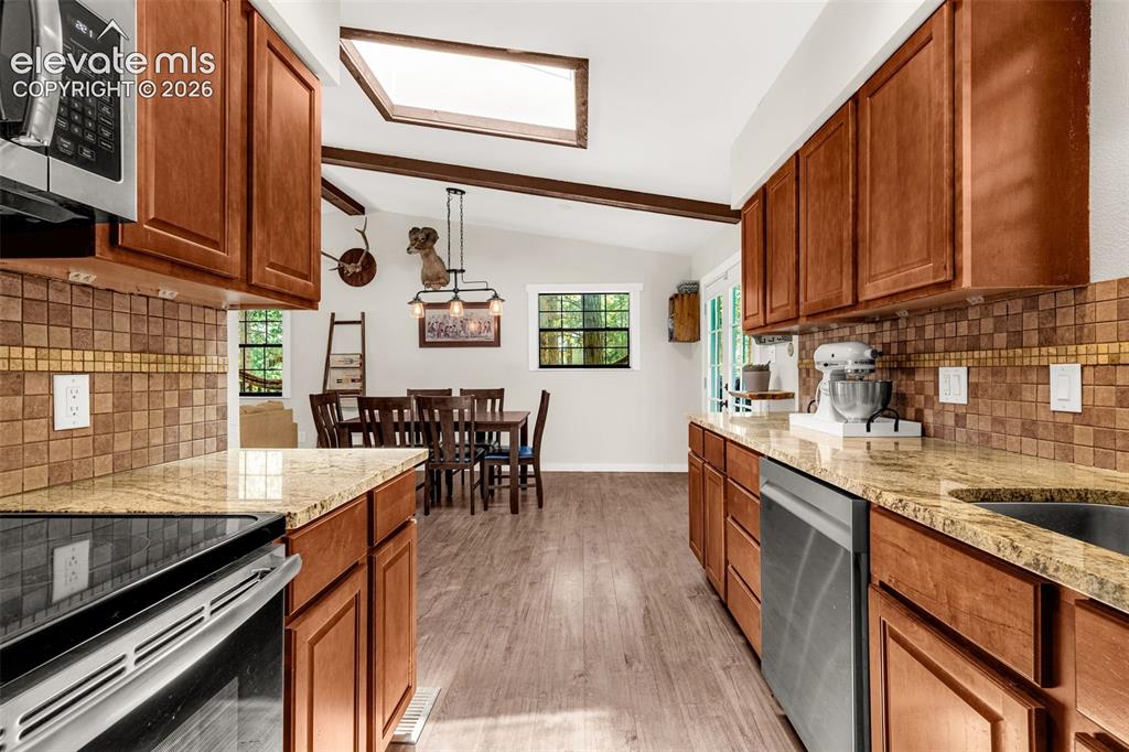 Image 11 of 45: Kitchen