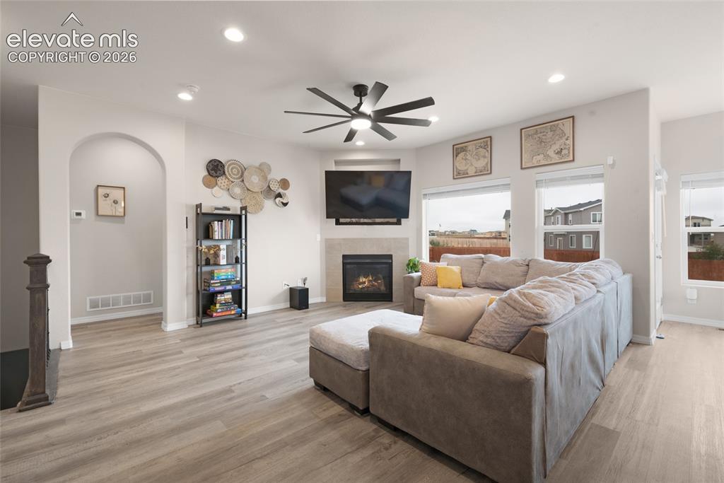 Image 7 of 28: Living Room