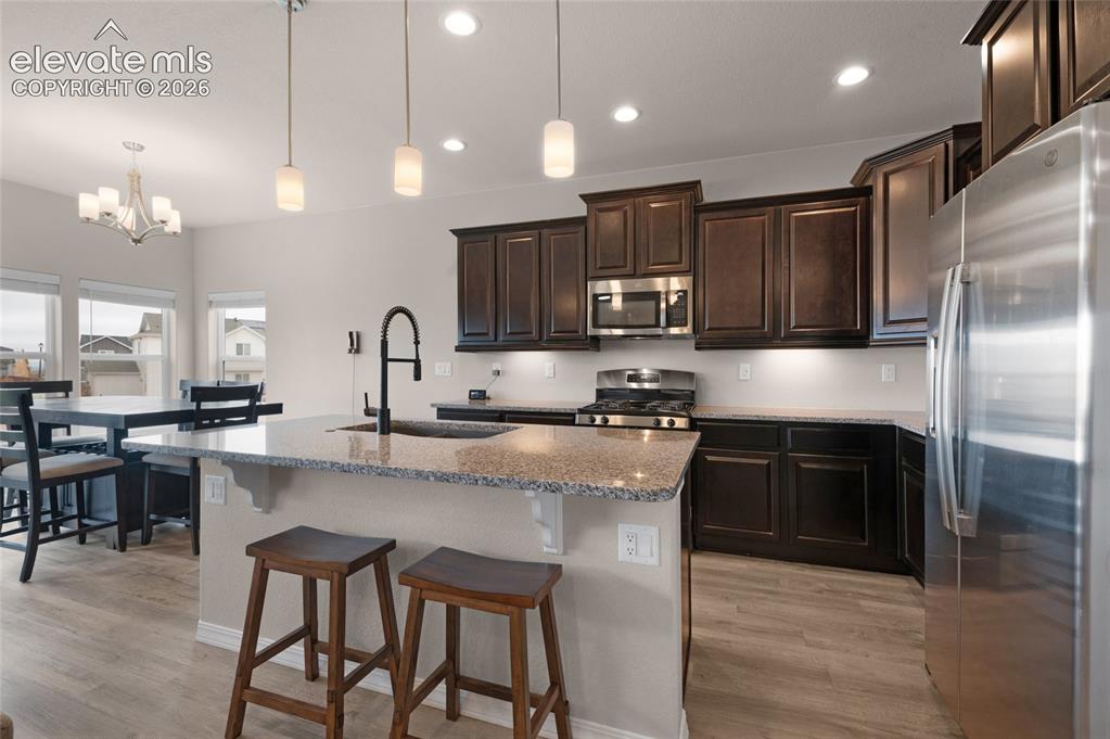 Image 9 of 28: Kitchen