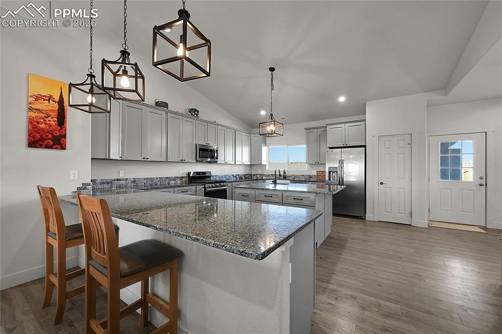 Image 10 of 45: Kitchen