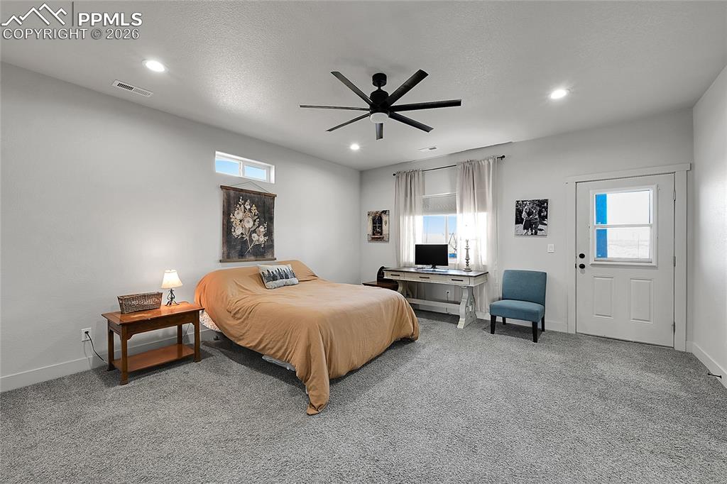 Image 22 of 45: Master Bedroom