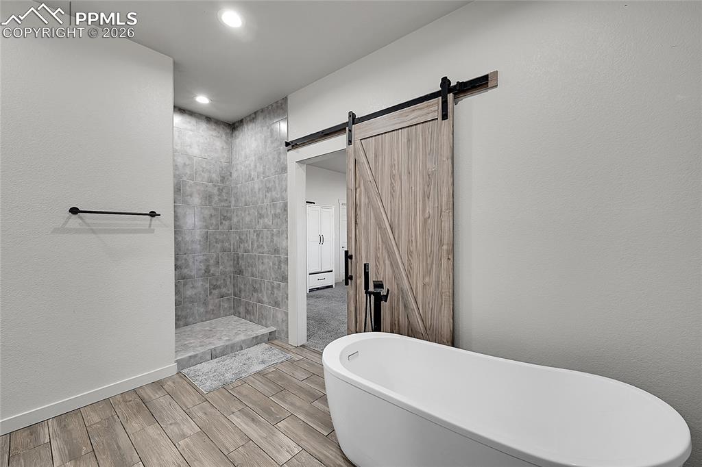 Image 27 of 45: Master Bathroom