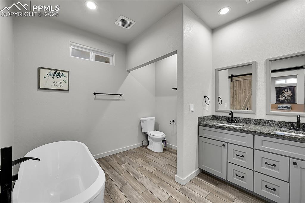 Image 28 of 45: Master Bathroom