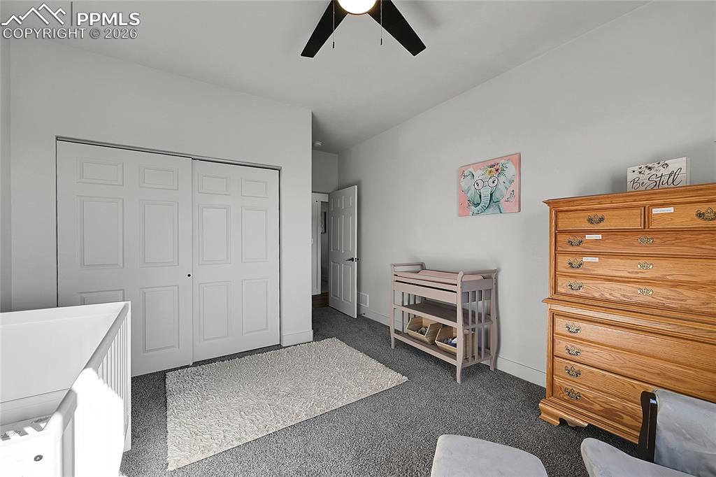 Image 35 of 45: Bedroom