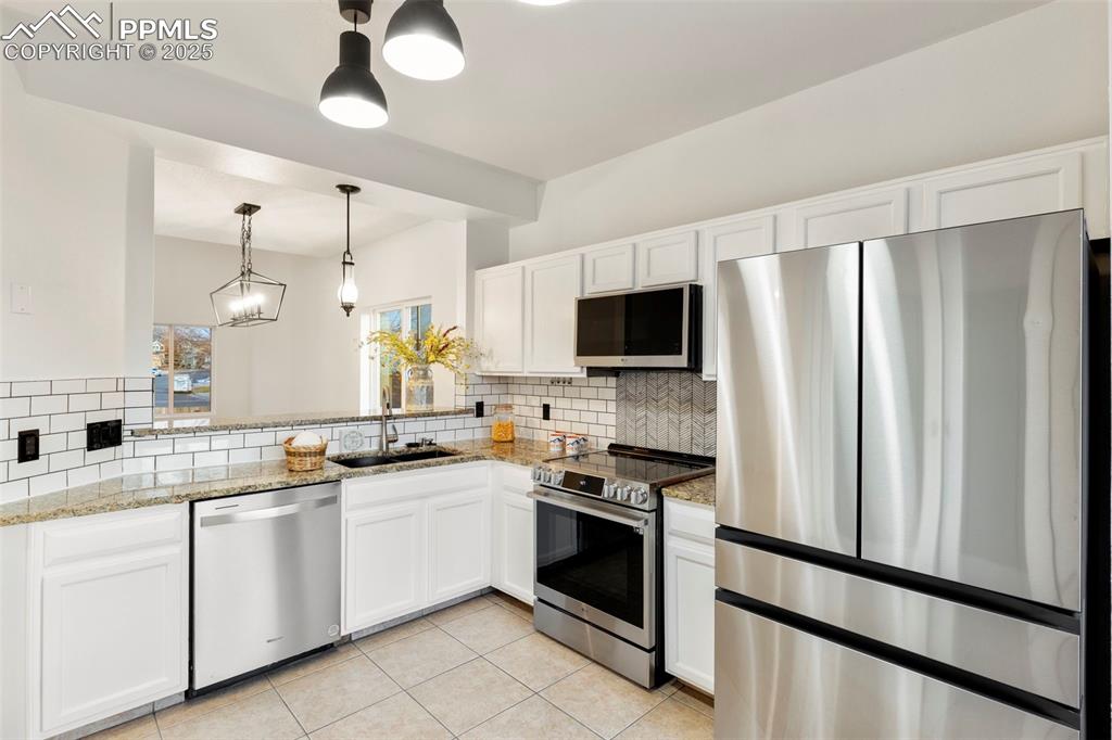 Image 11 of 39: Kitchen