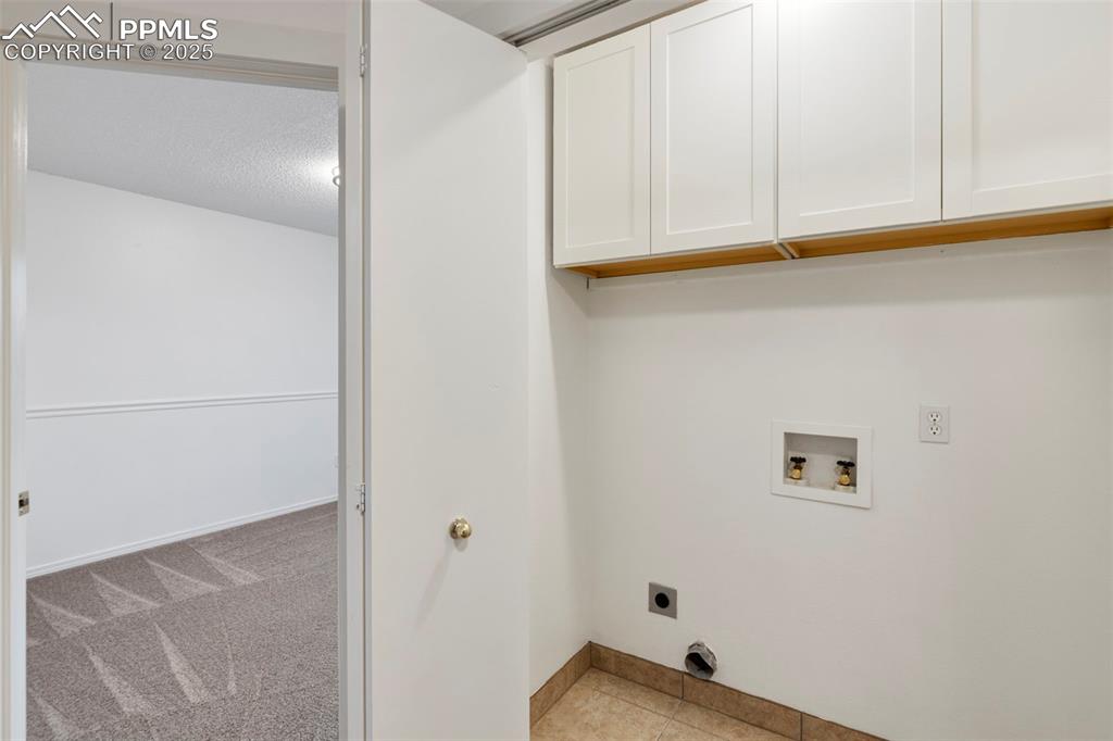 Image 25 of 39: Laundry