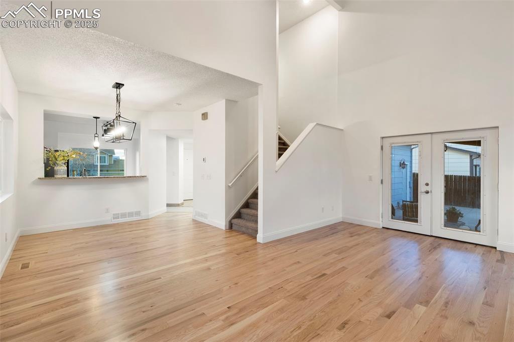 Image 7 of 39: Living Room