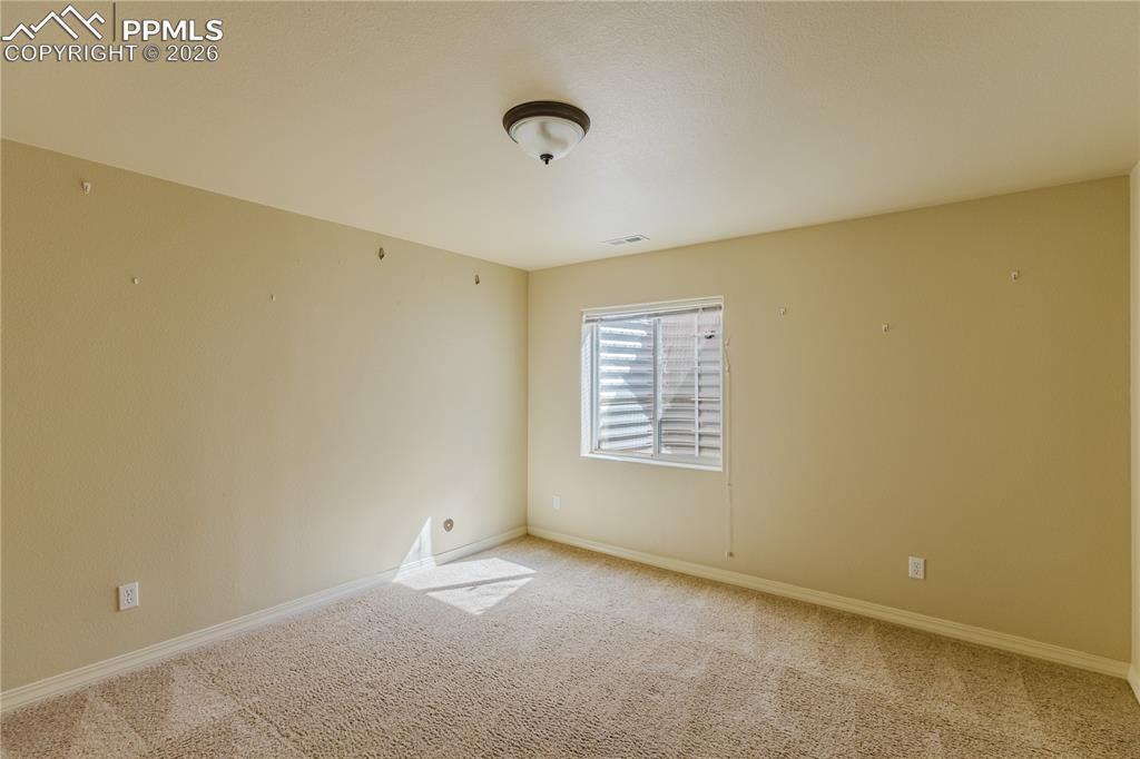 Image 17 of 37: Bedroom