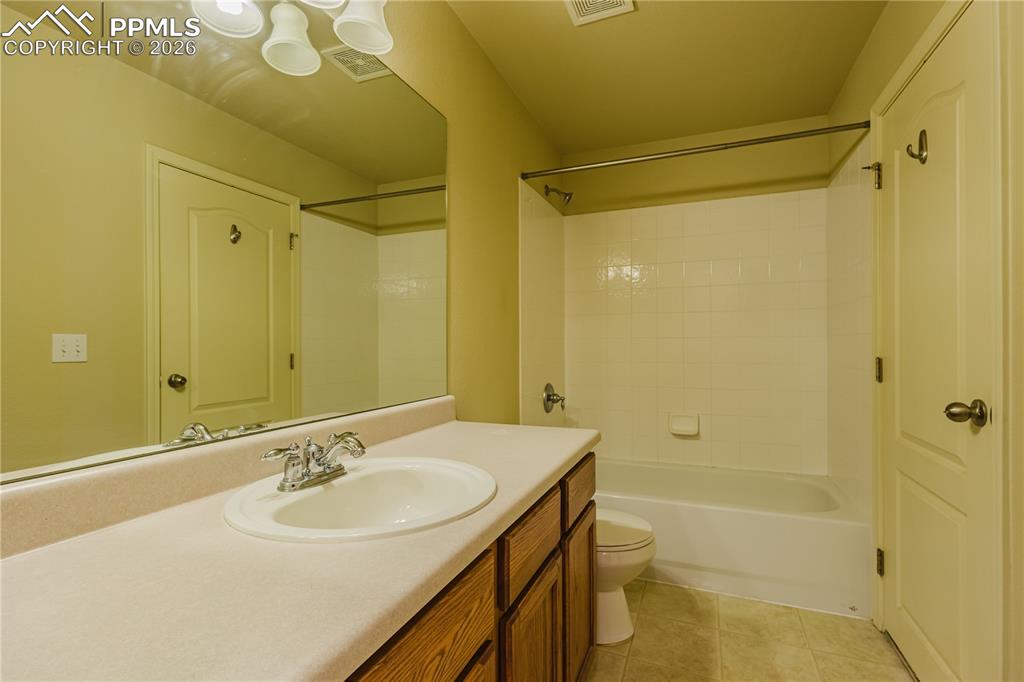 Image 18 of 37: Basement Bathroom