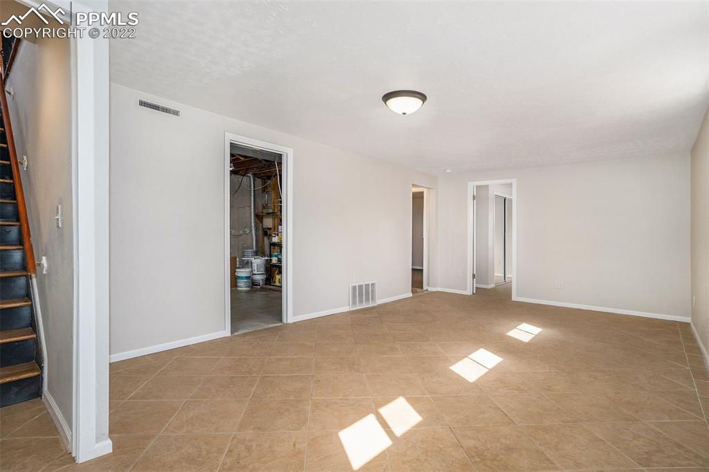 Listing 4248663, Image 14 of 35