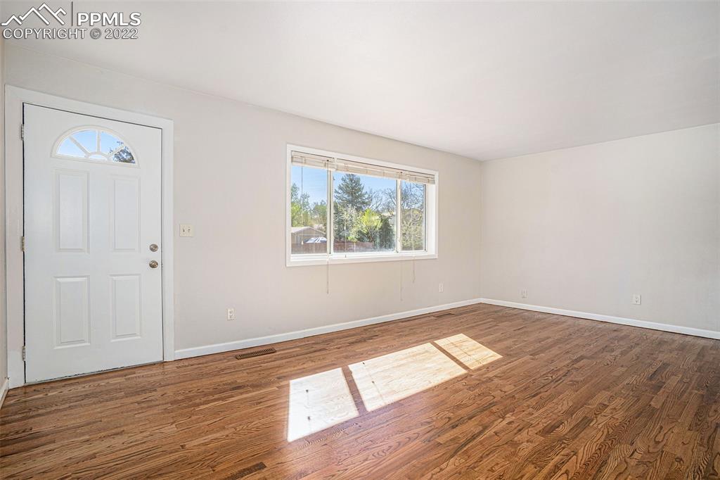 Listing 4248663, Image 3 of 35