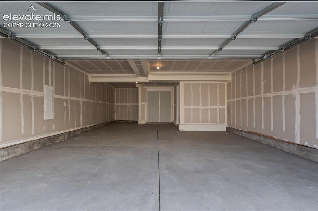 Image 26 of 26: *Photos of previous inventory home of same floor plan - features and option