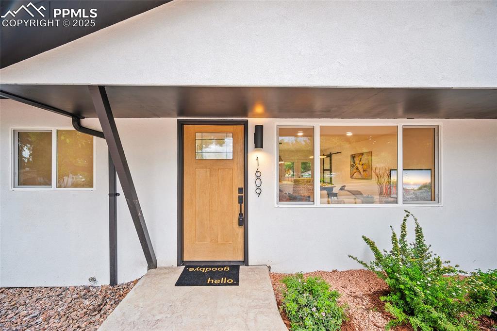 Image 14 of 40: Entry