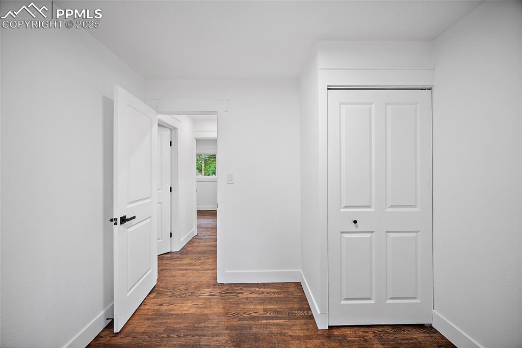 Image 26 of 40: Bedroom