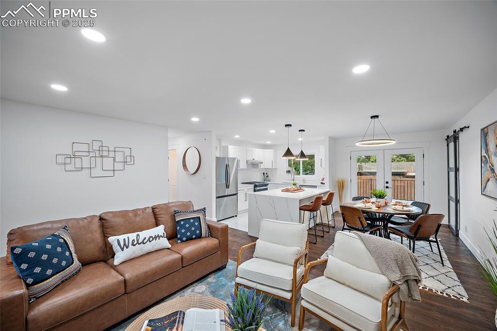 Image 7 of 40: Living Room