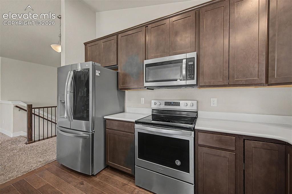 Image 15 of 44: Kitchen