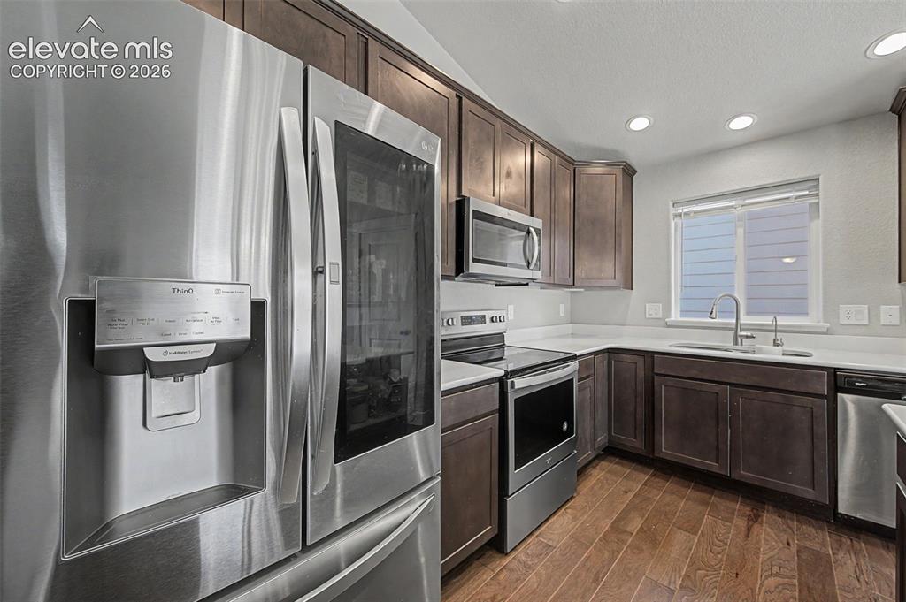 Image 17 of 44: Kitchen