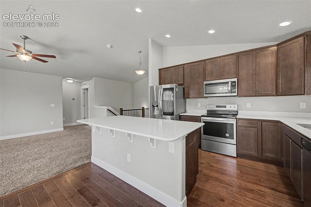 Image 19 of 44: Kitchen