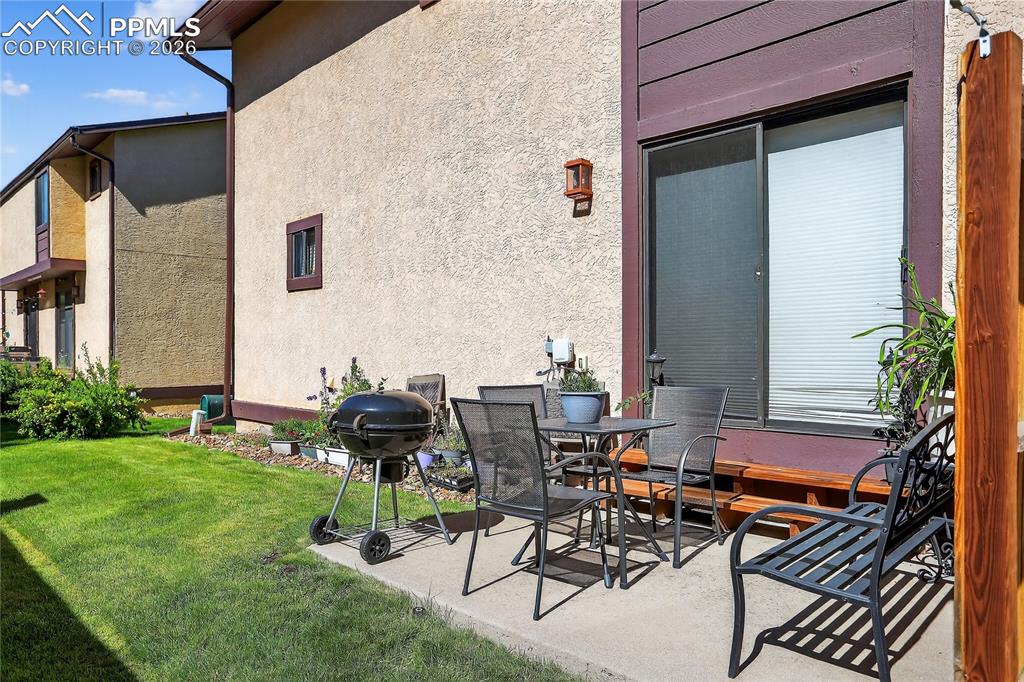 Image 22 of 25: Walk-out from dining room