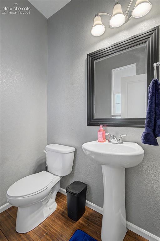 Image 3 of 40: 1/2 Bath