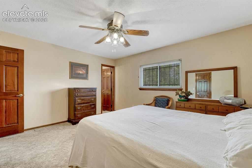 Image 14 of 48: Bedroom